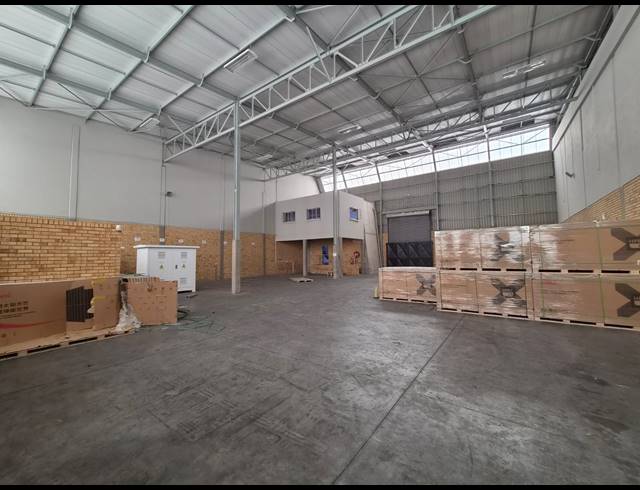 677M² WAREHOUSE TO LET IN LINBRO PARK